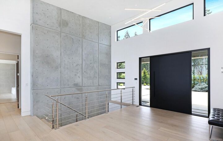 Property Photo: 1724 Oak Leaf Dr BC V9P 9J4