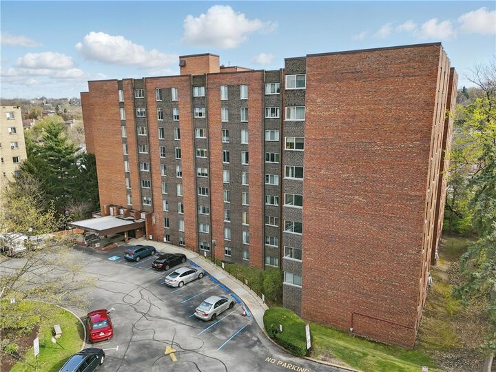 Property Photo:  5 Bayard Road 100  PA 15213 