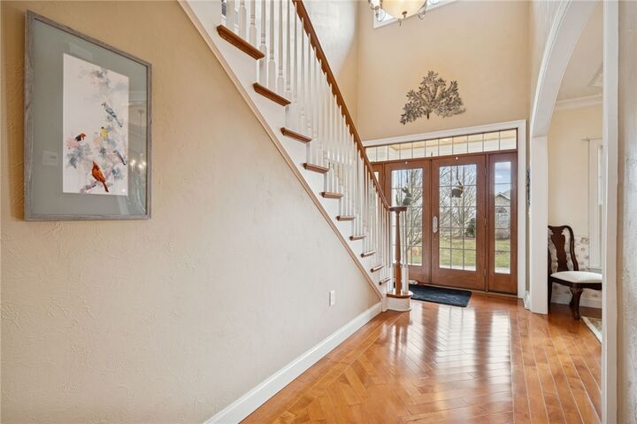 Property Photo:  1012 Country Club Dr  PA 15644 