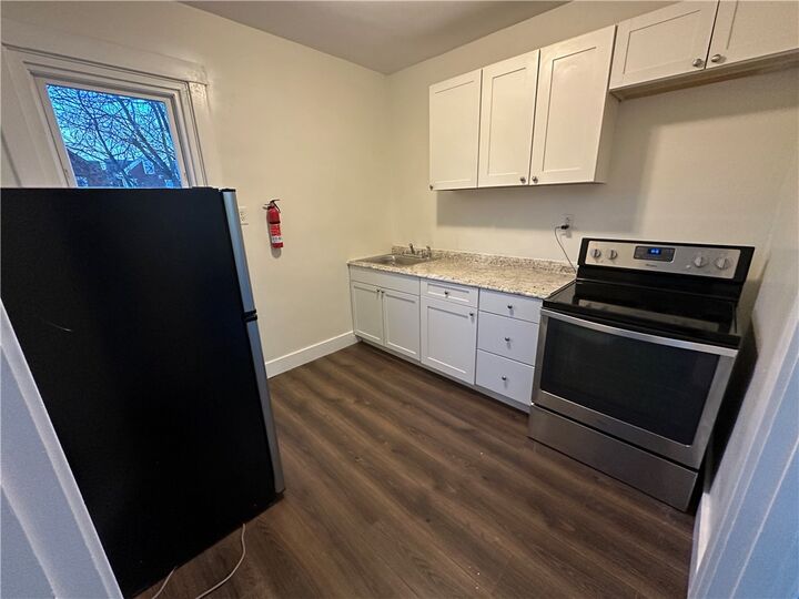 Property Photo:  122 E 16th Ave  PA 15120 