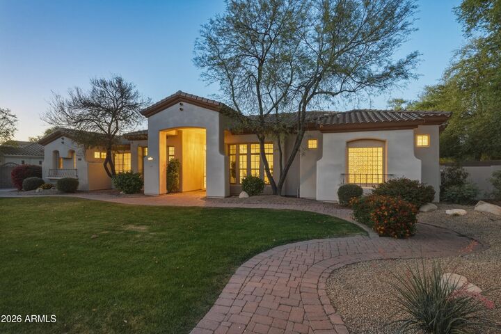 Property Photo:  370 E Canyon Creek Drive  AZ 85295 