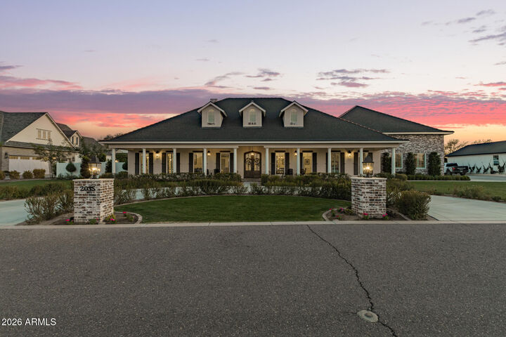 Property Photo:  2035 E Haven Circle S  AZ 85298 