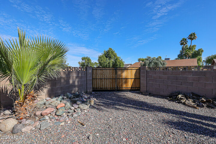 Property Photo:  2132 E Tulane Drive  AZ 85283 