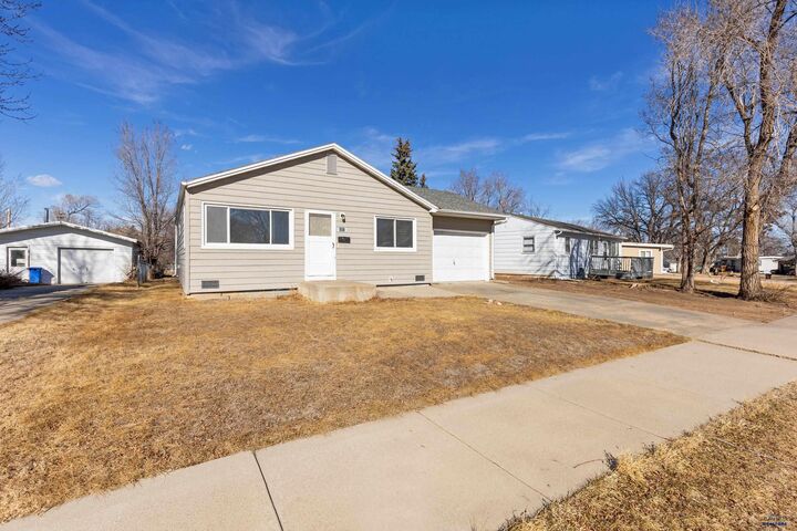 Property Photo:  908 E Tallent  SD 57701 
