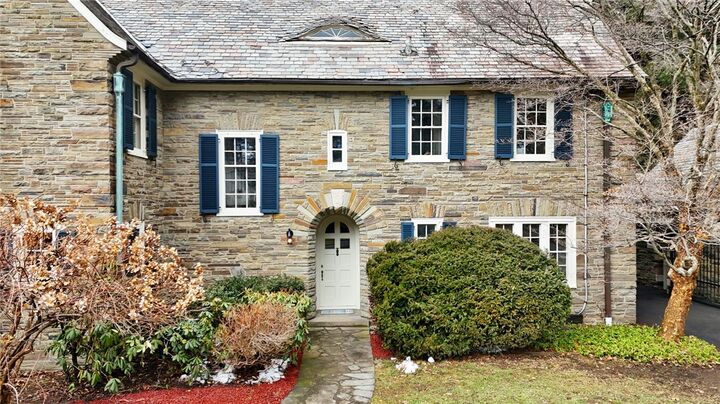 Property Photo:  102 White Park Place  NY 14850 