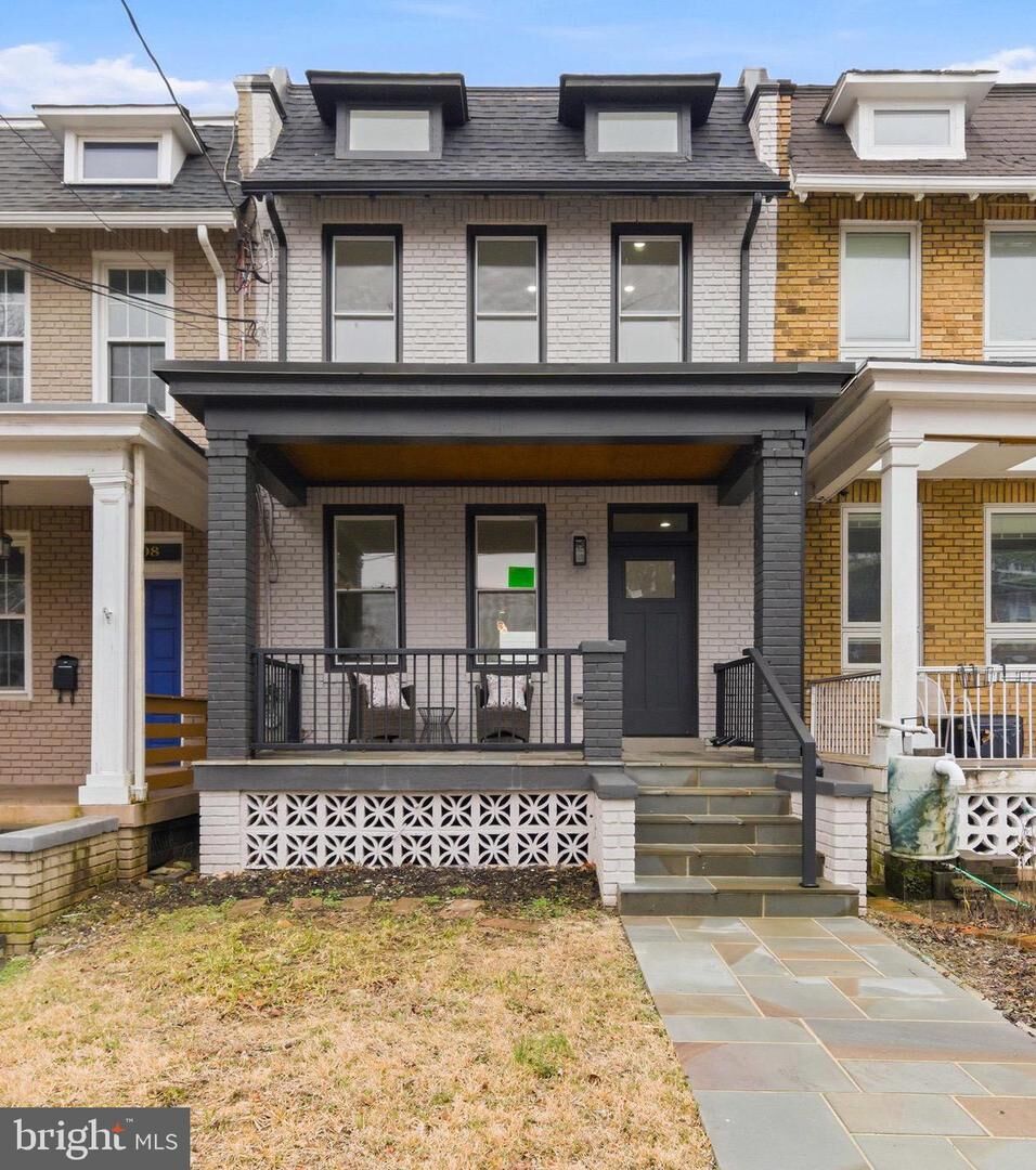 Property Photo:  810 Madison Street NW  DC 20011 