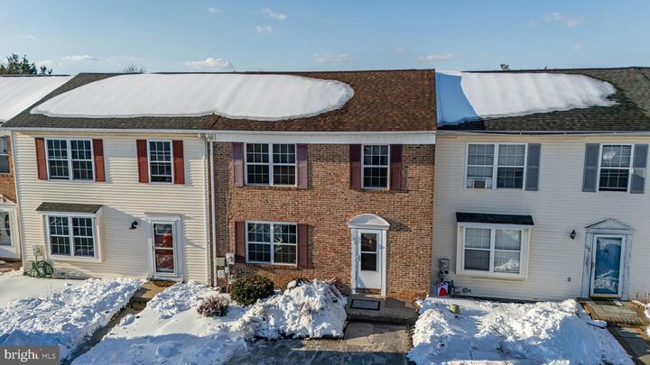 Property Photo:  33 Pepperwood Lane  DE 19701 