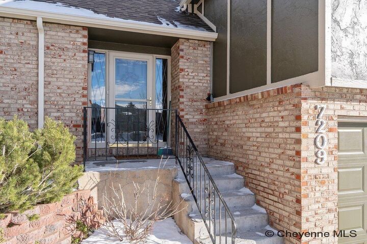 Property Photo: 7209 Hawthorne Dr WY 82009