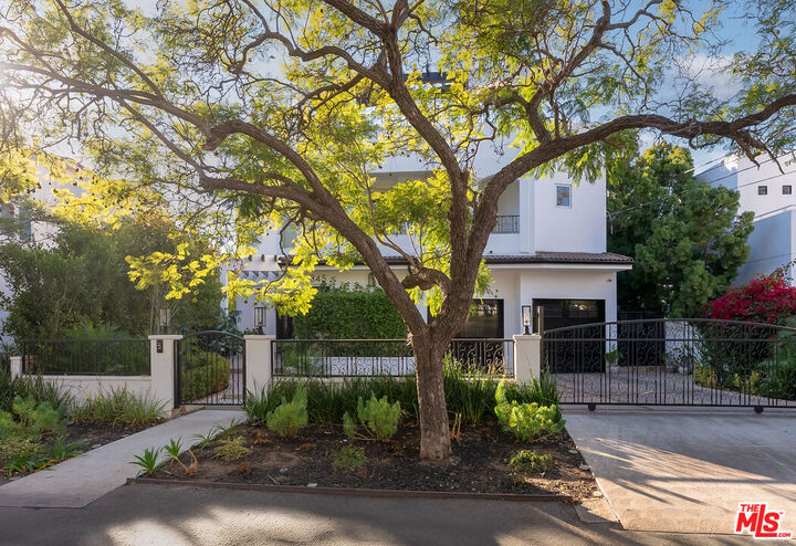 Property Photo:  345 S Saltair Ave  CA 90049 