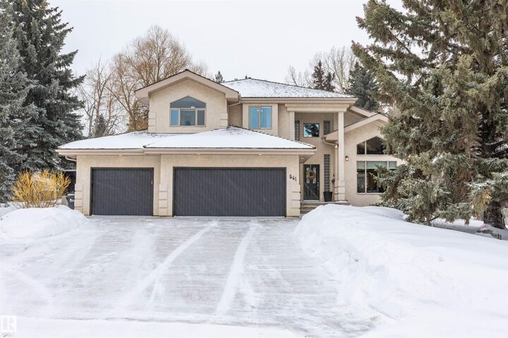 Property Photo:  561 Estate Drive  AB T8B 1M2 