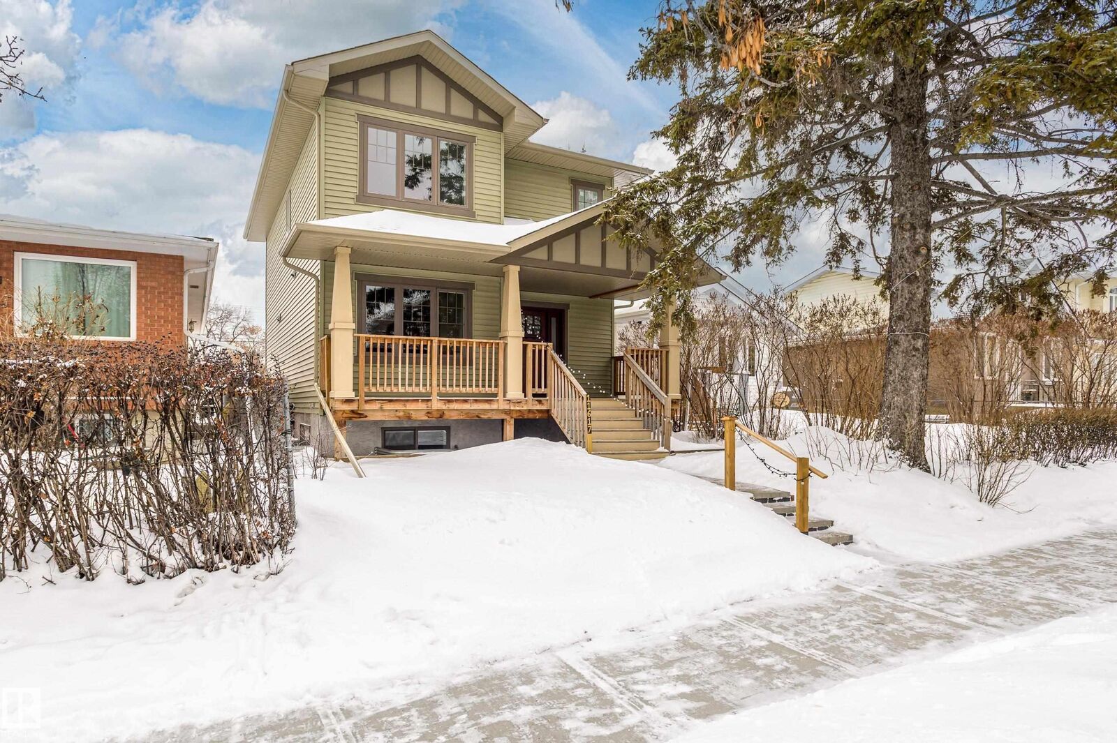 Property Photo:  11617 93 Street NW  AB T5G 1C8 