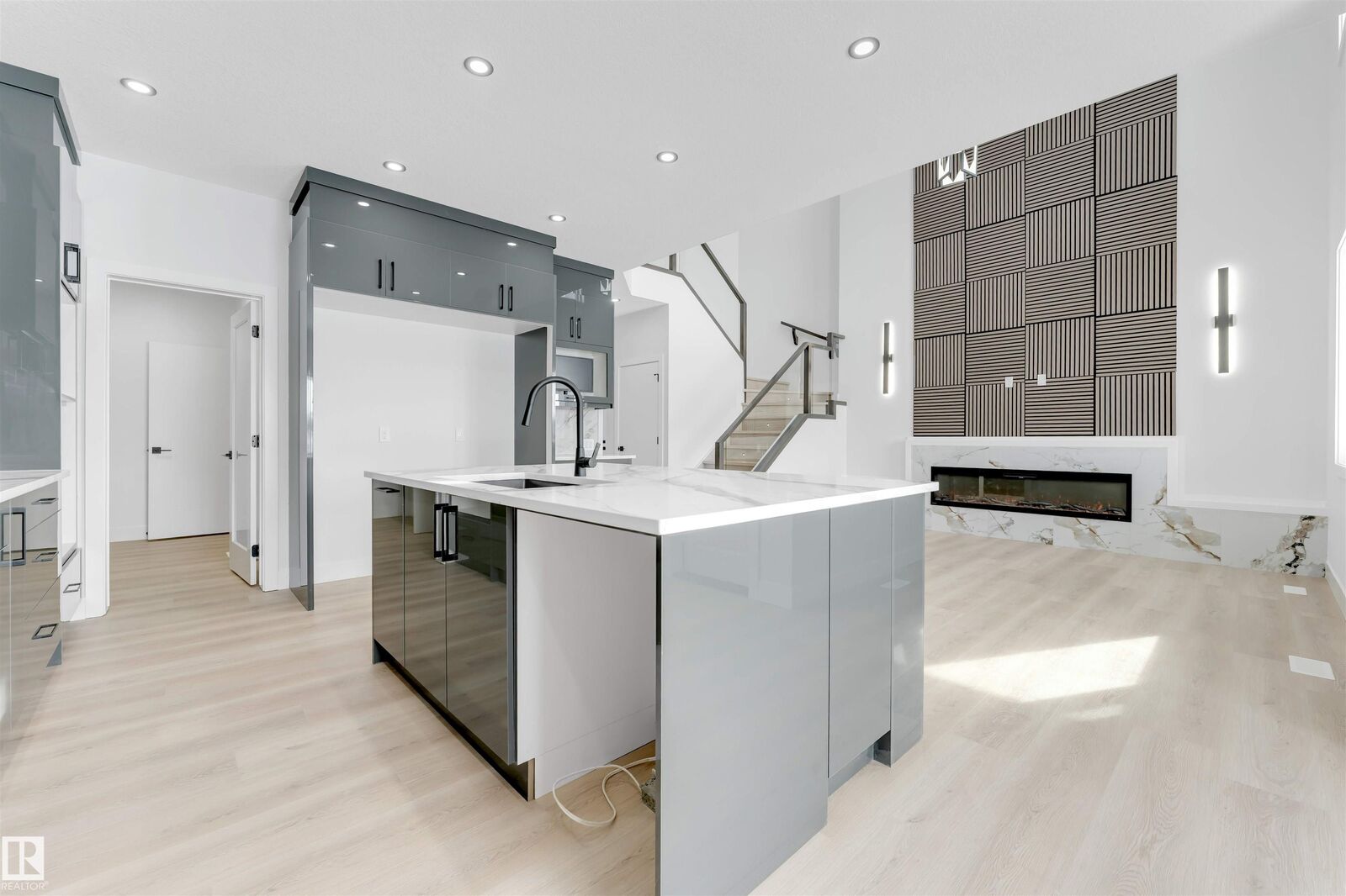 Property Photo:  10 Eldridge Point(E)  AB T8N 8C3 