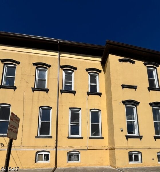 Property Photo:  1101 S Elmora Ave 2  NJ 07202 