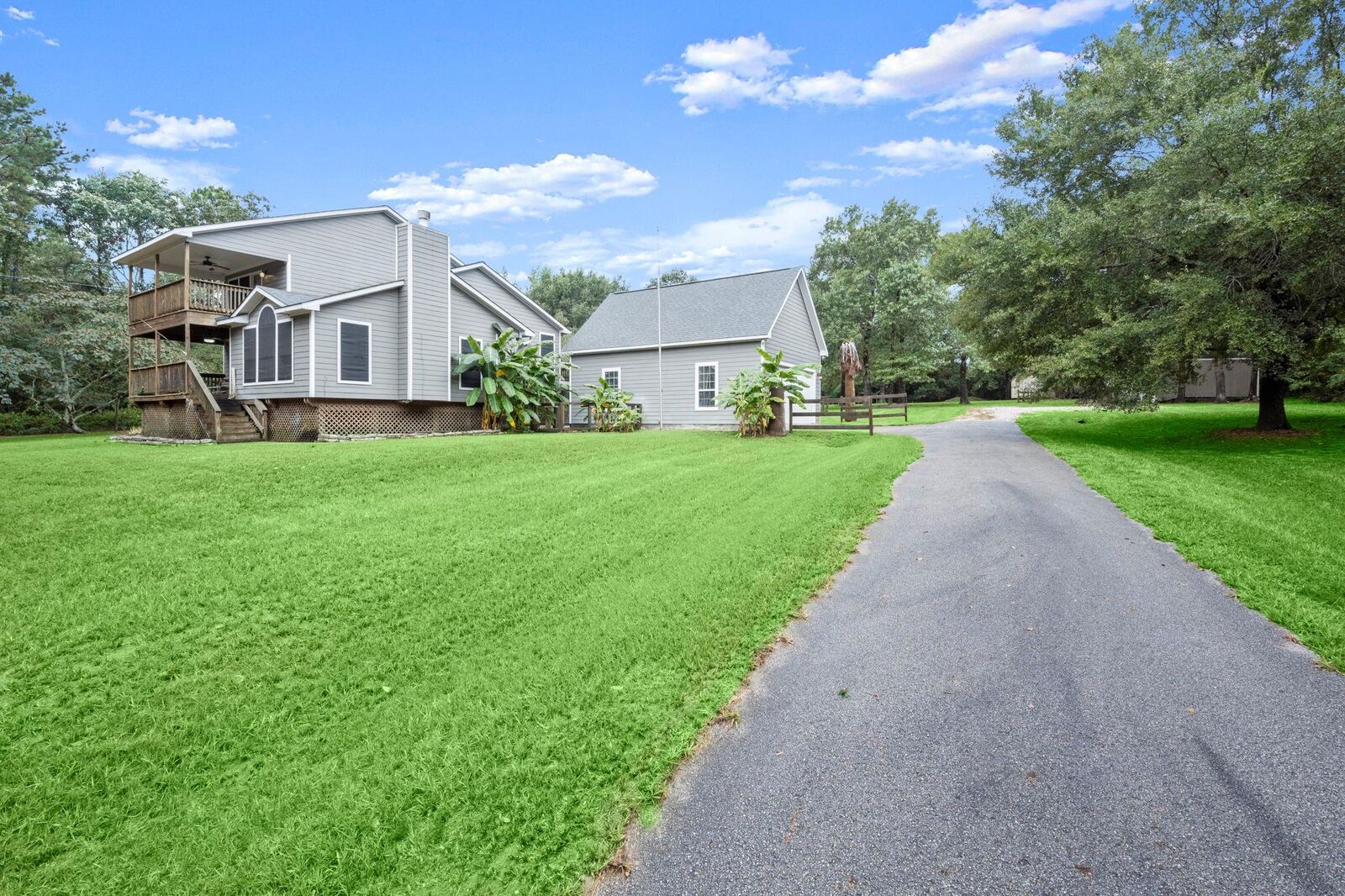 Property Photo:  4770 Oak Knoll Lane  TX 77316 