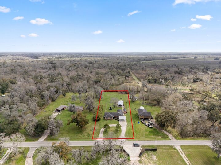 Property Photo:  319 County Road 912A  TX 77422 