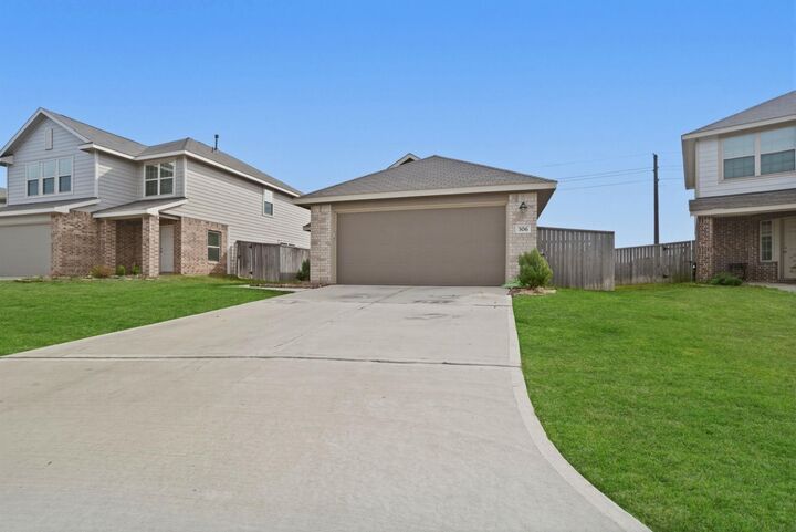 Property Photo:  306 Pickwick Gardens Lane  TX 77354 