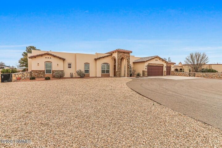 Property Photo:  1125 Cactus Wren Court  NM 88005 