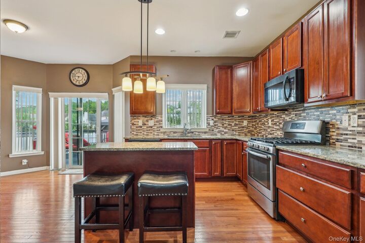 Property Photo:  3105 Betsy Ross Ridge  NY 12553 