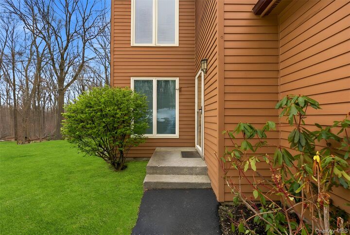 Property Photo:  304 Beechwood Lane  NY 10598 