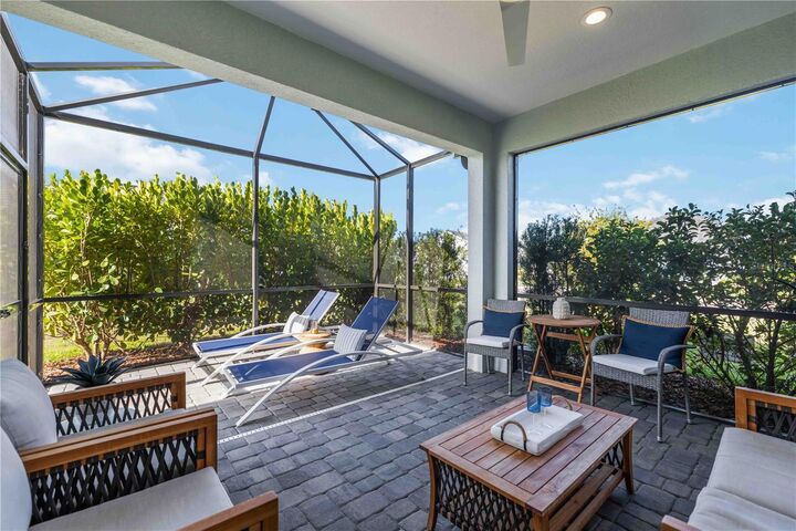 Property Photo:  12762 Palatka Drive  FL 34293 