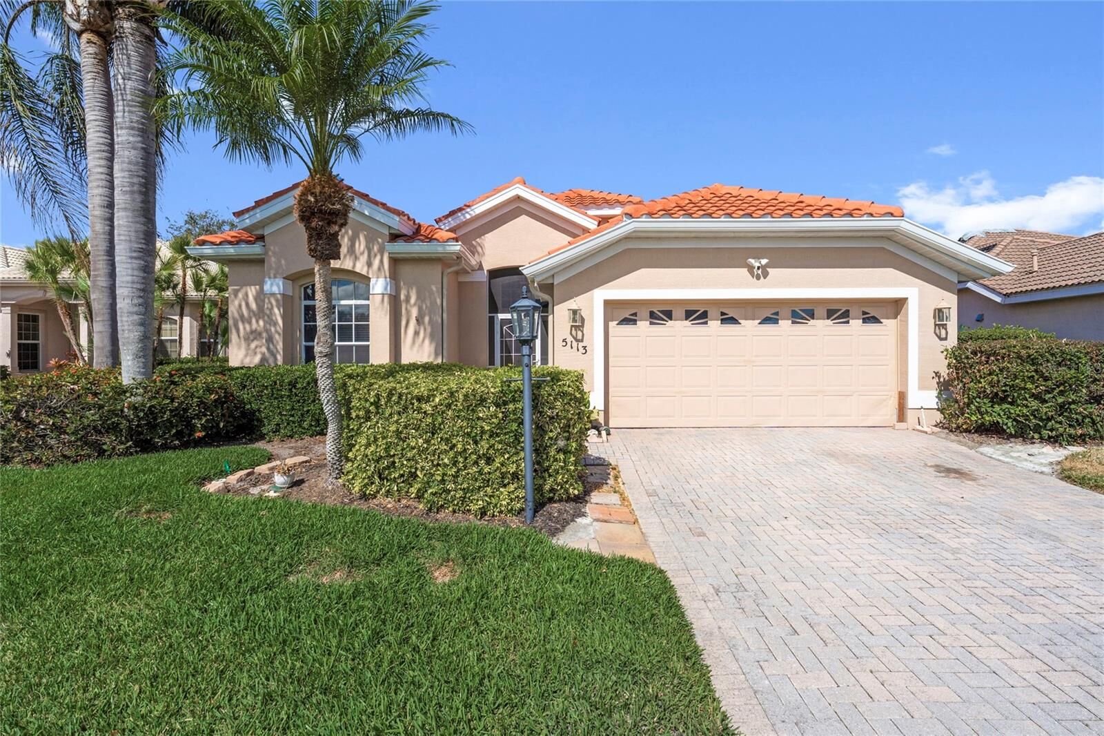 Property Photo:  5113 Flagstone Drive  FL 34238 