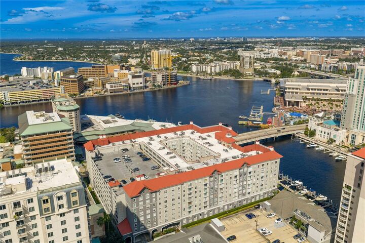 Property Photo: 700 S Harbour Island Boulevard 401 FL 33602