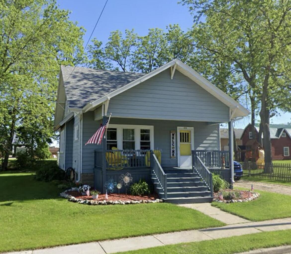 Property Photo:  218 Park St  WI 53091 