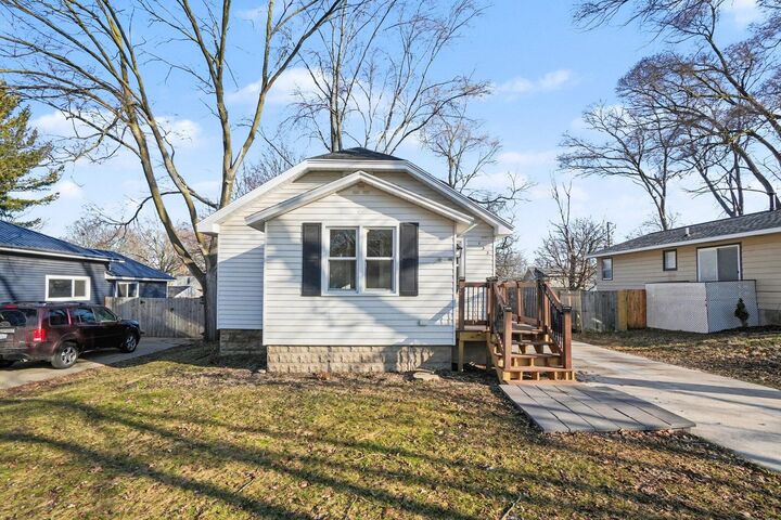 Property Photo:  133 E 20th Street  MI 49423 