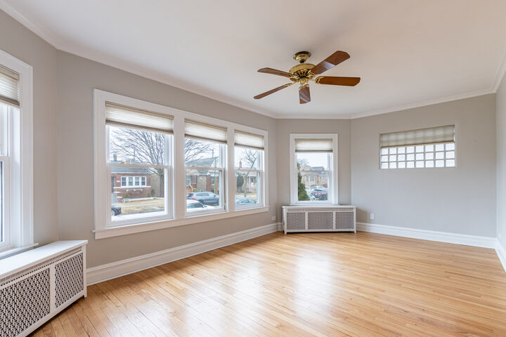 Property Photo:  2821 N Menard Avenue  IL 60634 