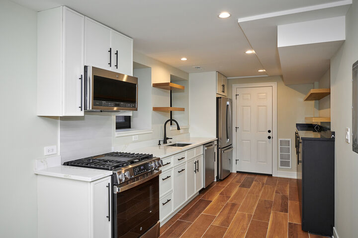 Property Photo: 5200 N Winthrop Avenue Gs IL 60640