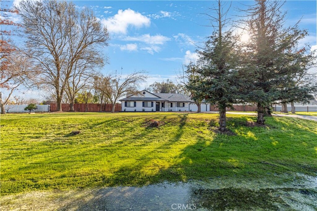 Property Photo:  28702 Rancho  CA 93638 