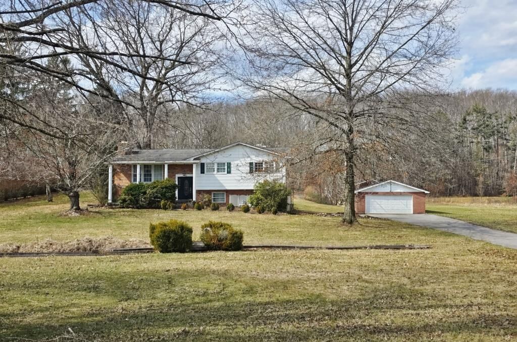 Property Photo:  208 Shade Tree Circle  WV 24739 