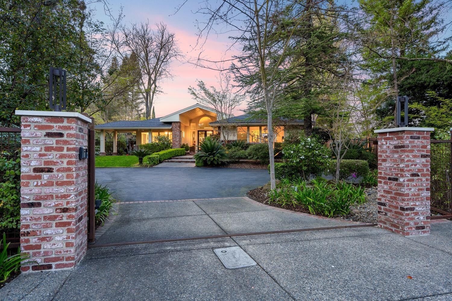 Property Photo:  1987 Maple Glen Road  CA 95864 