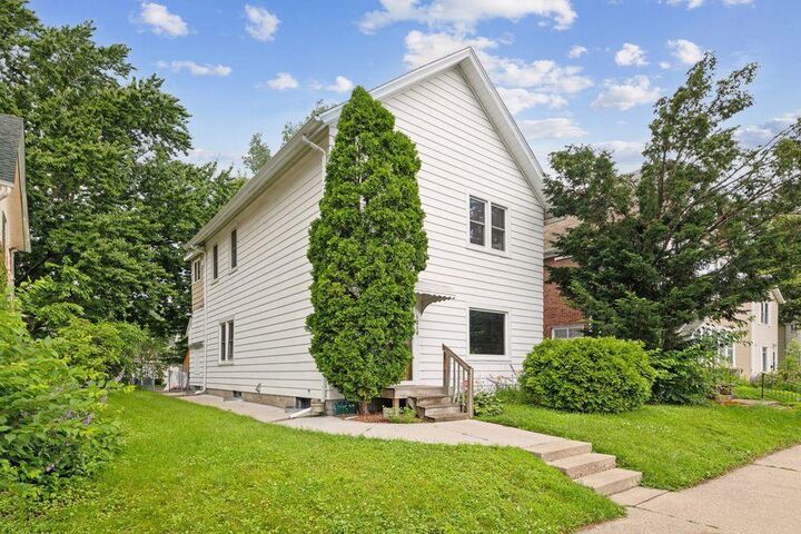 Property Photo:  1318 5th Street NE  MN 55413 