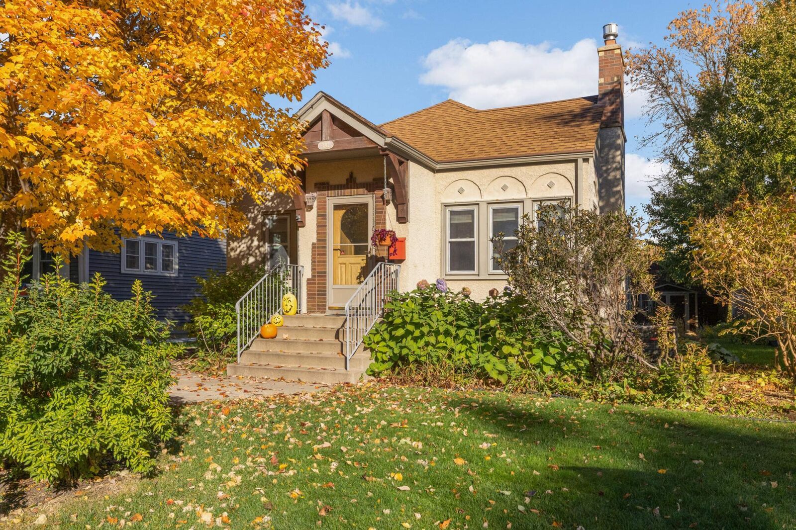 Property Photo: 3212 E Minnehaha Parkway MN 55406