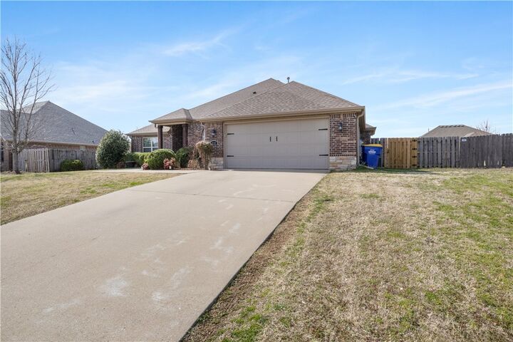 Property Photo:  216 Ford Street  AR 72745 