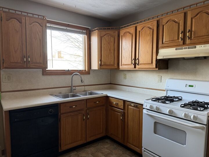 Property Photo:  346 Lovell St 3  MA 01602 