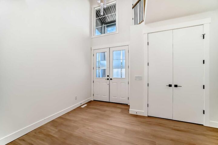 Property Photo:  28 Saddlecrest Manor NE  AB T3J 2K3 