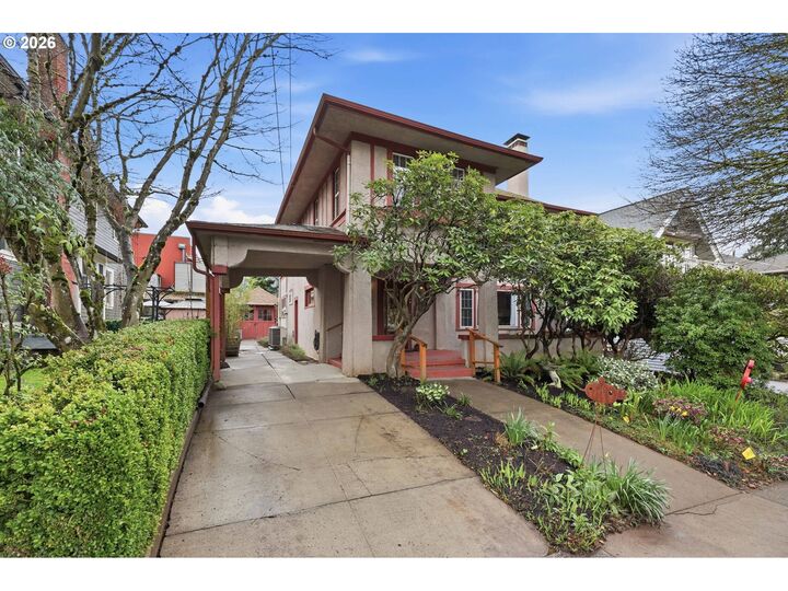 4 bed Portland home for sale: 3136 NE Couch St, Portland, OR 97232