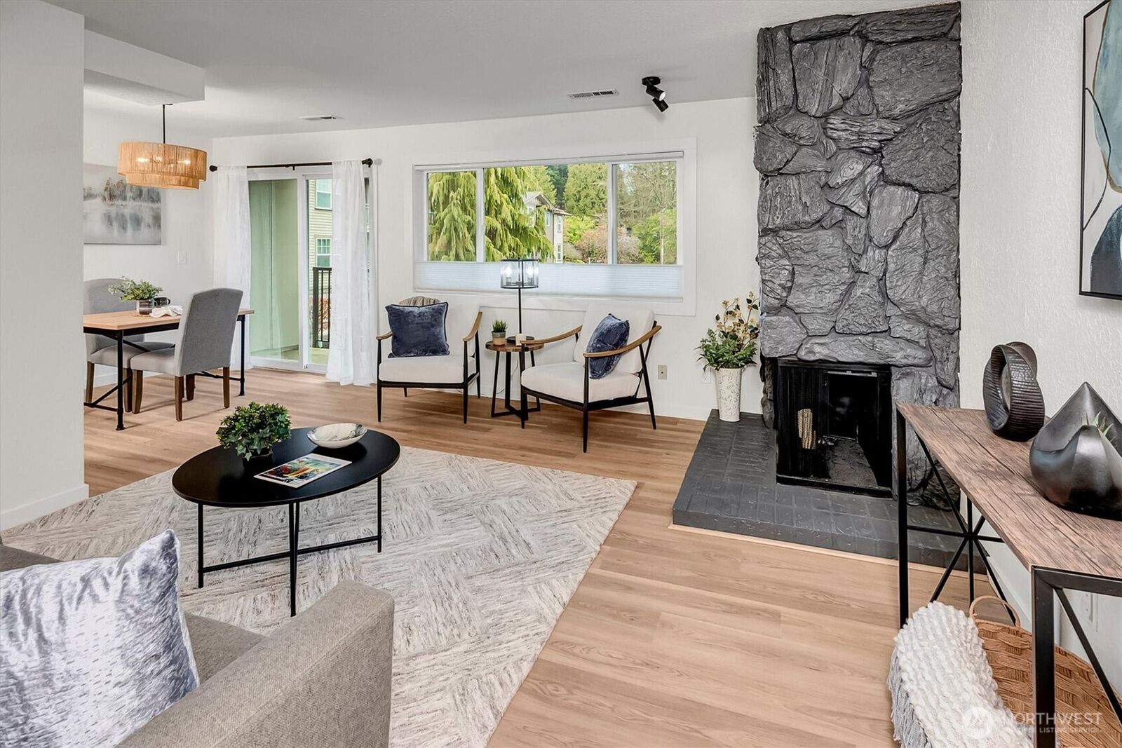 Property Photo: 9517 NE 180th Street B203 WA 98011
