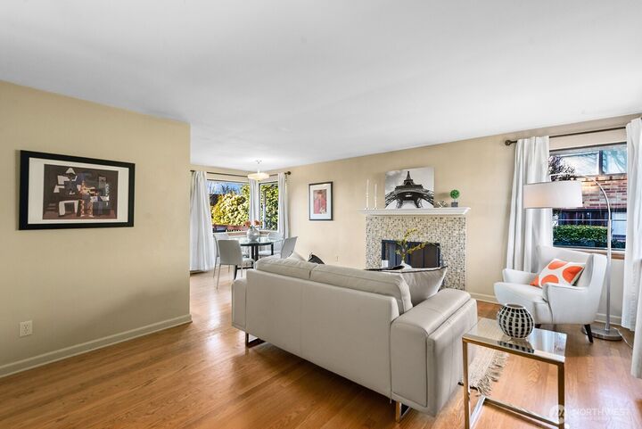 Property Photo:  909 N 75th Street  WA 98103 