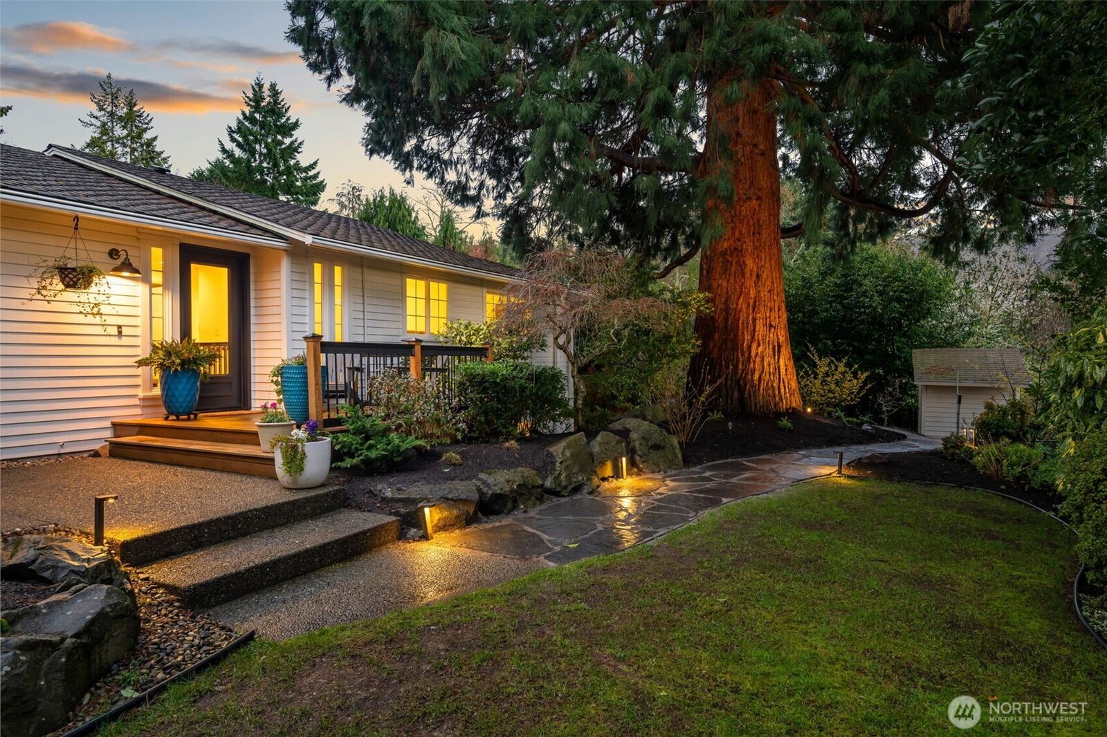 Property Photo:  423 SW 189th Place  WA 98166 