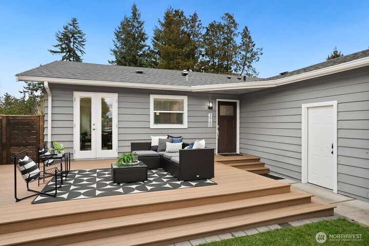 Property Photo: 3960 SW Austin Street WA 98136