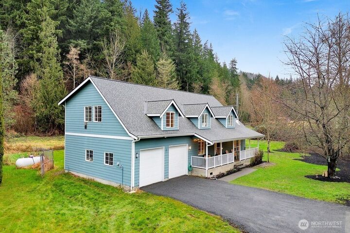 Property Photo: 5242 Scarlett Way WA 98244