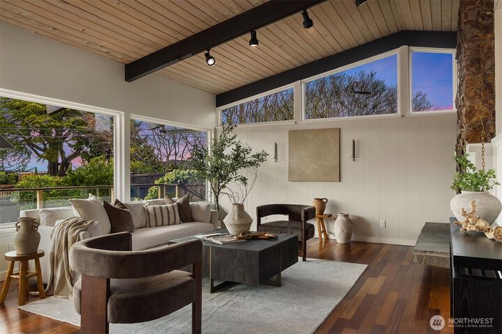 Property Photo:  16705  27th Avenue SW  WA 98166 