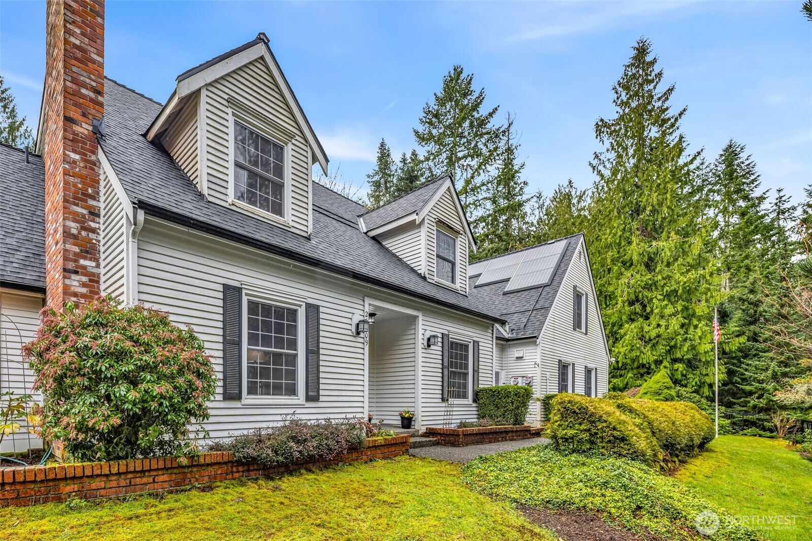 Property Photo:  21609 NE 4th Street  WA 98074 
