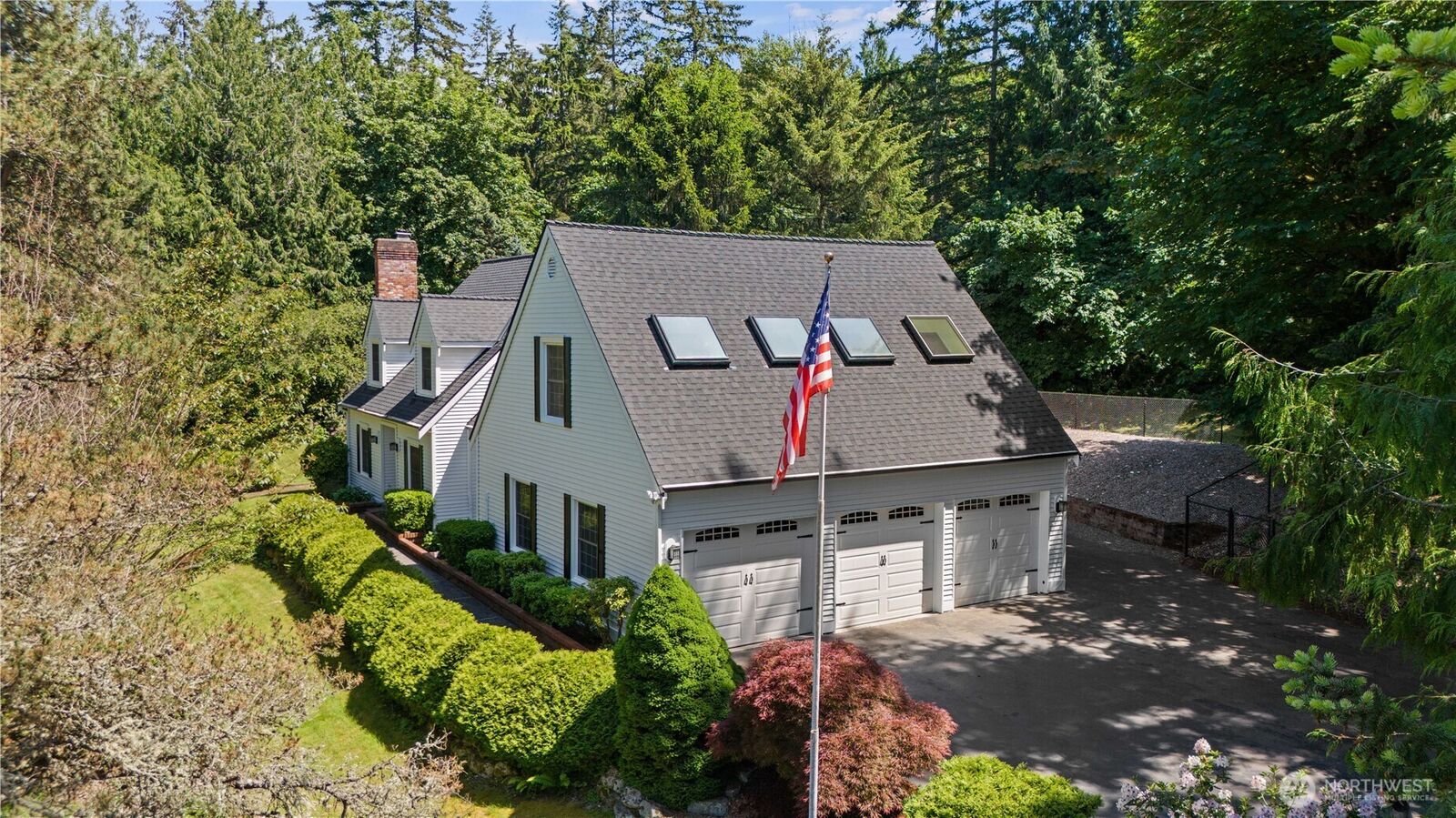 Property Photo:  21609 NE 4th Street  WA 98074 