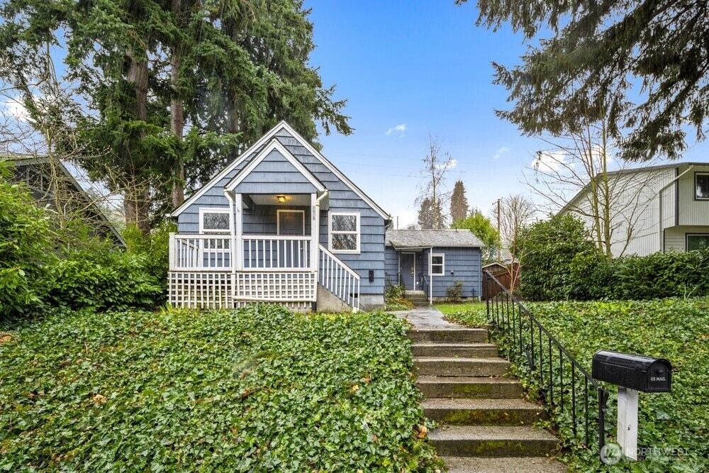 Property Photo:  4618 S 3rd Avenue  WA 98203 