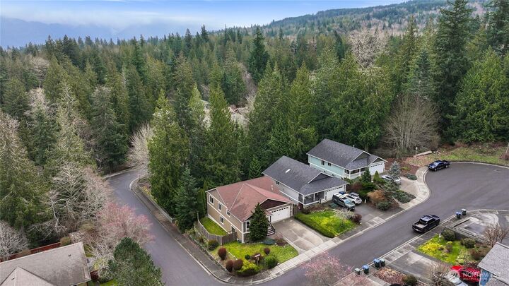 Property Photo:  1372 S Parkstone Court  WA 98229 