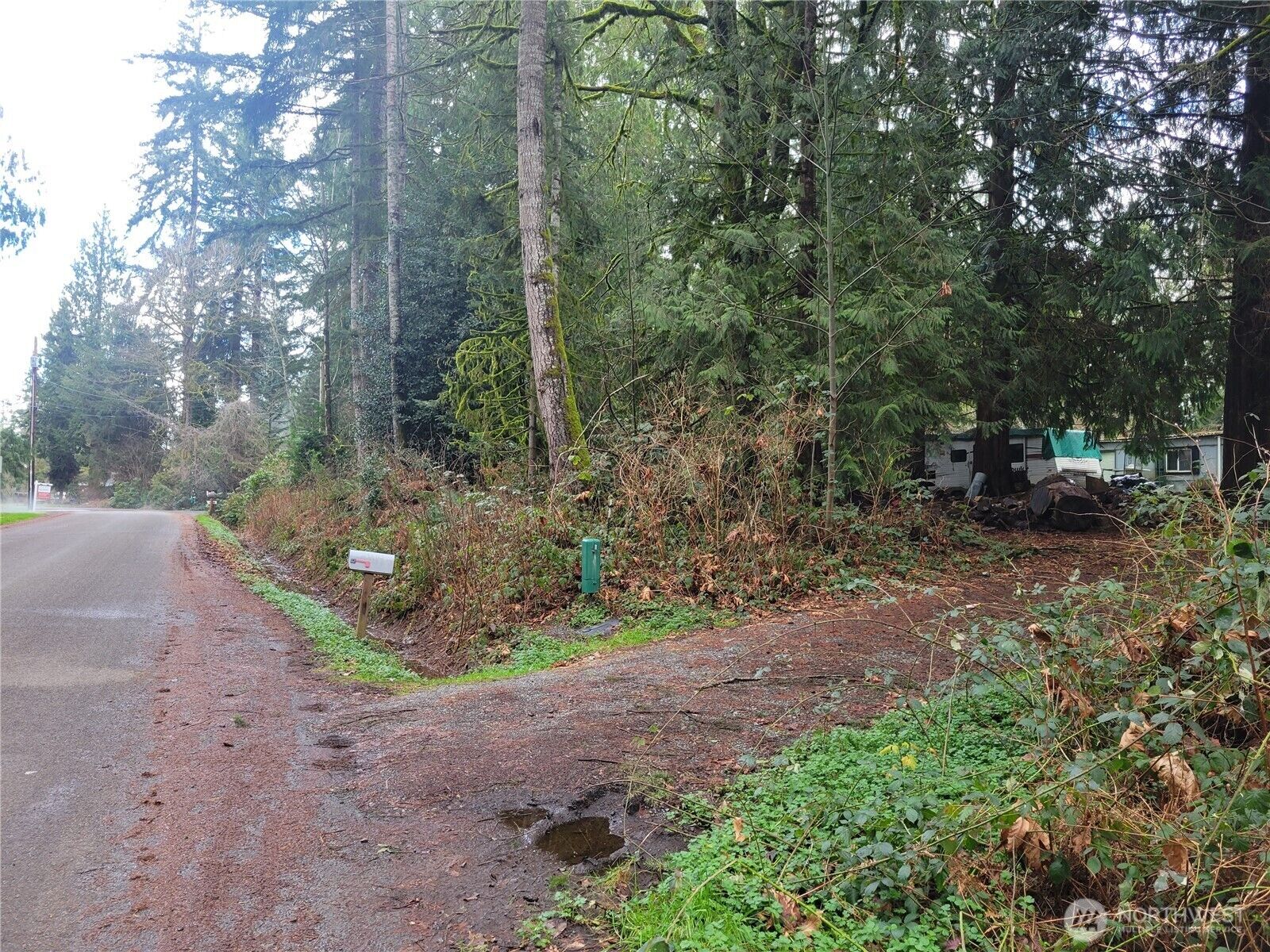 Property Photo:  5603 E Lake Bosworth Drive  WA 98290 
